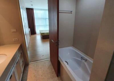 2-BR Condo at Chatrium Riverside Condominium near BTS Saphan Taksin