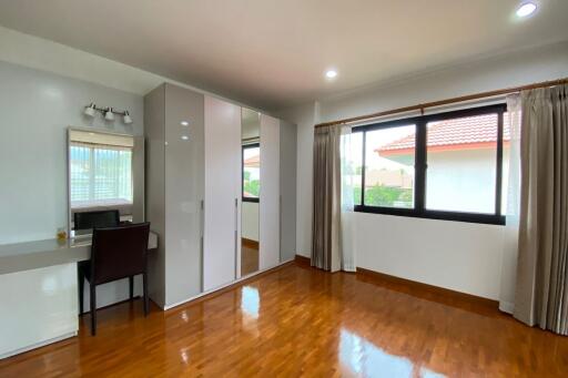 Brand new 3 beds house for sale in Sankhampeang, Chiang Mai