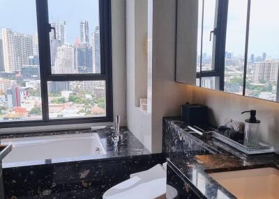 2-BR Condo at Beatniq Sukhumvit 32 near BTS Thong Lor