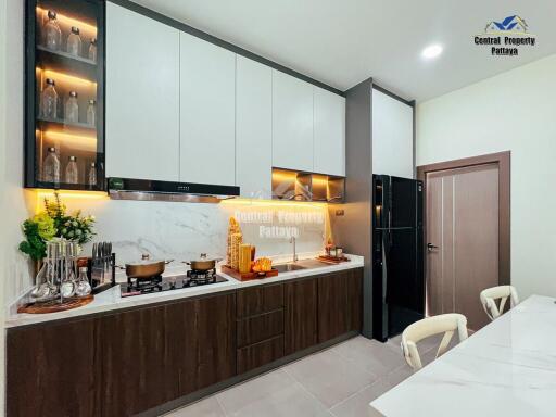 Newly built, 4 bedroom, 4 bathroom pool villa for sale in East Pattaya.