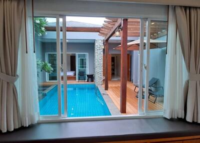 Modern Villa with 4 Bedrooms in Bangtao for Rent