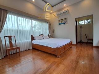 Modern Villa with 4 Bedrooms in Bangtao for Rent
