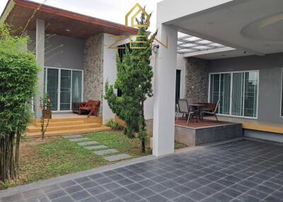 Modern Villa with 4 Bedrooms in Bangtao for Rent