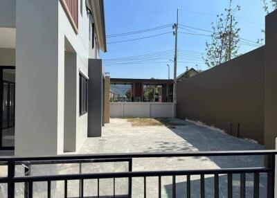 Spacious residential courtyard with driveway