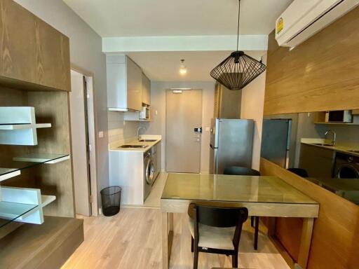 Modern kitchen with dining area