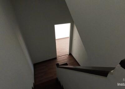 Townhouse for Rent at Number One Housing Wongwaen Bangna-Ram 2