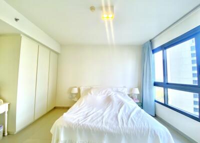 Modern 2-Bedroom Beachfront Condo