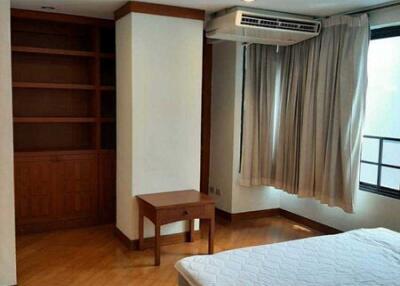 For Rent Bangkok Apartment Sukhumvit 35 BTS Phrom Phong Watthana