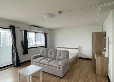 1-BR Apt. near BTS Ekkamai