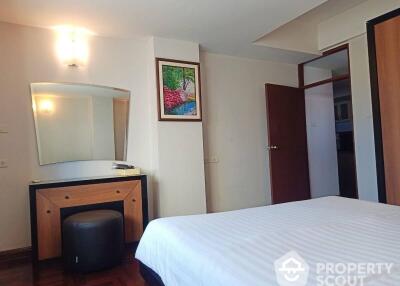 2-BR Apt. near MRT Si Lom