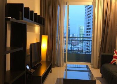 1-BR Condo at Circle Condominium near MRT Phetchaburi