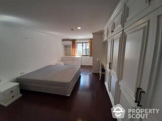 3-BR Condo at Regent On The Park1 (sukhumvit26) Condominium near MRT Phetchaburi