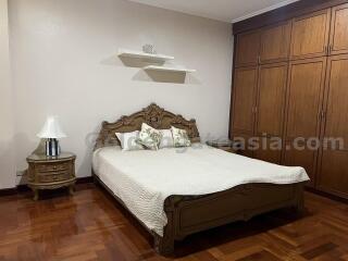 3 Bedrooms plus study Townhouse For Rent - Thonglor