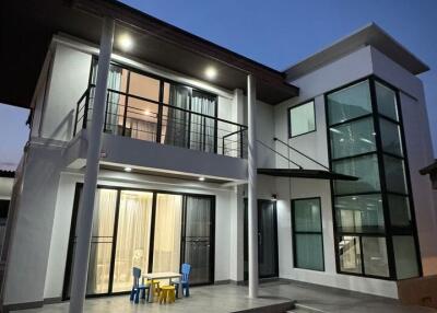 Cozy Villa with 3 Bedrooms In Bangtao For Rent