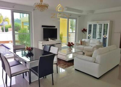 Classy Villa with 3 Bedrooms In Rawai For Rent