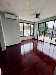 Modern Villa with 3 Bedrooms in Kathu for Rent