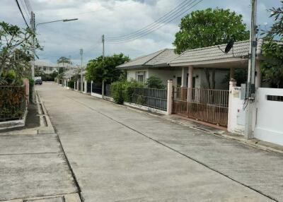 Street view with houses