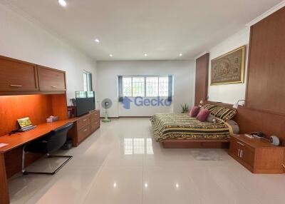 5 Bedrooms House East Pattaya H011729