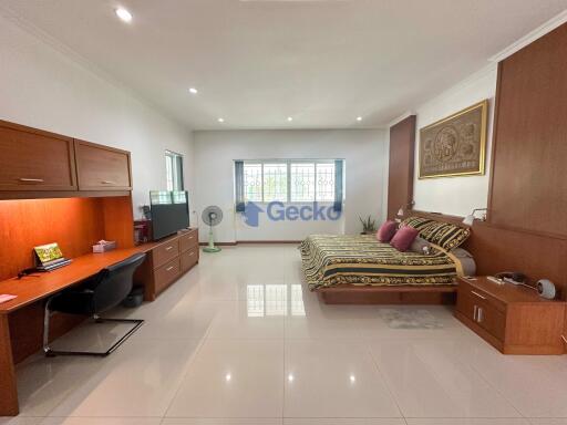 5 Bedrooms House East Pattaya H011729