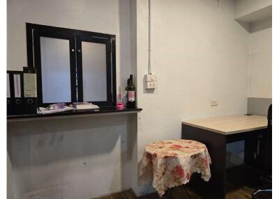 Retail space for RENT near BTS Phra Khanong, Bangkok (2 shop-buildings)