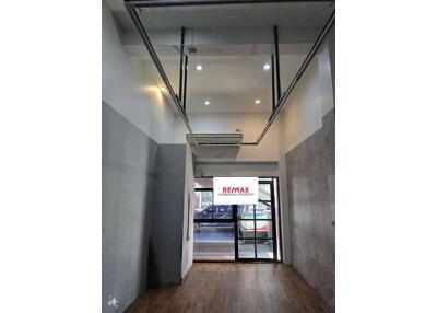 Retail space for RENT near BTS Phra Khanong, Bangkok (2 shop-buildings)