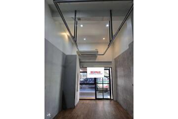 Retail space for RENT near BTS Phra Khanong, Bangkok (2 shop-buildings)