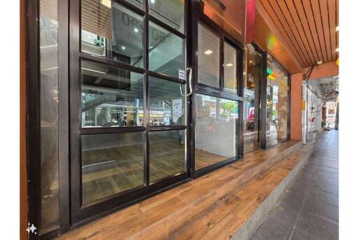 Retail space for RENT near BTS Phra Khanong, Bangkok (2 shop-buildings)