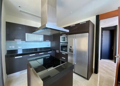 Condo for Rent at The Infinity Condominium