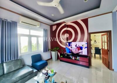 House For sale 4 bedroom 440 m² with land 660 m² in Amorn Village, Pattaya