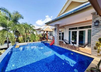 House For sale 4 bedroom 440 m² with land 660 m² in Amorn Village, Pattaya