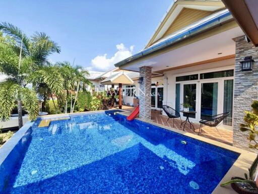 House For sale 4 bedroom 440 m² with land 660 m² in Amorn Village, Pattaya