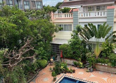 3-BR Townhouse at Thonglor Garden Condominium near BTS Thong Lor