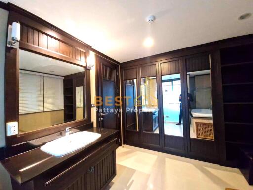 2 Bedrooms Condo in Prime Suites Central Pattaya C011959