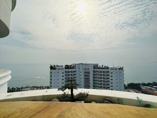 2 Bed Condo with Sea view for Rent at Jomtien Complex