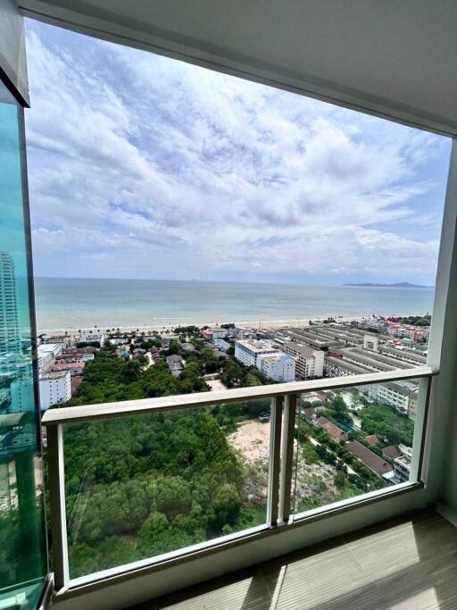 Sea view Condo For Sale At Riviera Jomtien