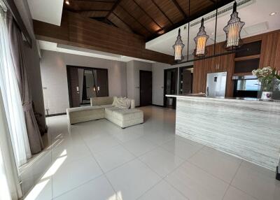 ELEGANT PENTHOUSE  PRATUMNAK FOR SALE