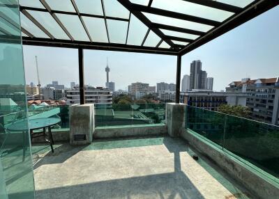 ELEGANT PENTHOUSE  PRATUMNAK FOR SALE