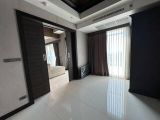 ELEGANT PENTHOUSE  PRATUMNAK FOR SALE