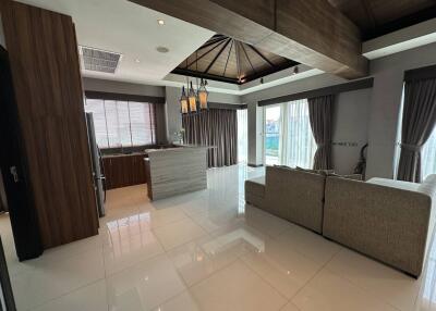 ELEGANT PENTHOUSE  PRATUMNAK FOR SALE