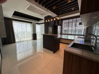 ELEGANT PENTHOUSE  PRATUMNAK FOR SALE