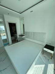 BRAND NEW CONDO  EMPIRE TOWER JOMTIEN