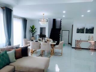 2 STROY HOUSE FOR SALE THE VILLA RACHAWADEE