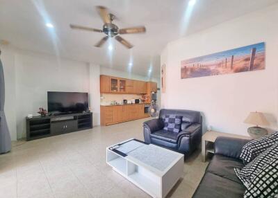 Charming Ground Floor 2-Bedroom Sale and Rental on Pratumnak Hill – Convenience and Comfort Await in Pattaya!