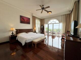 4 Bedrooms House for sale at Phoenix Gold Golf and Country Club,