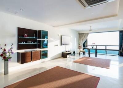 Duplex for Sale at Jomtien Plaza Condotel