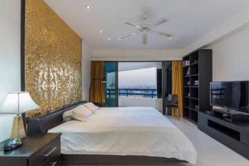 Duplex for Sale at Jomtien Plaza Condotel