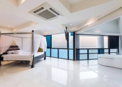 Duplex for Sale at Jomtien Plaza Condotel