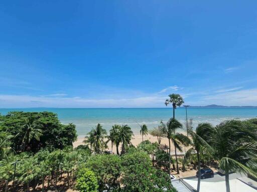 Luxury Beachfront Condo For Sale on Pratumnak