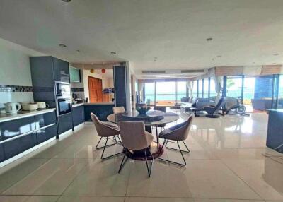 Luxury Beachfront Condo For Sale on Pratumnak