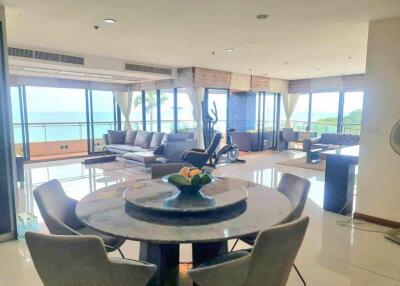 Luxury Beachfront Condo For Sale on Pratumnak